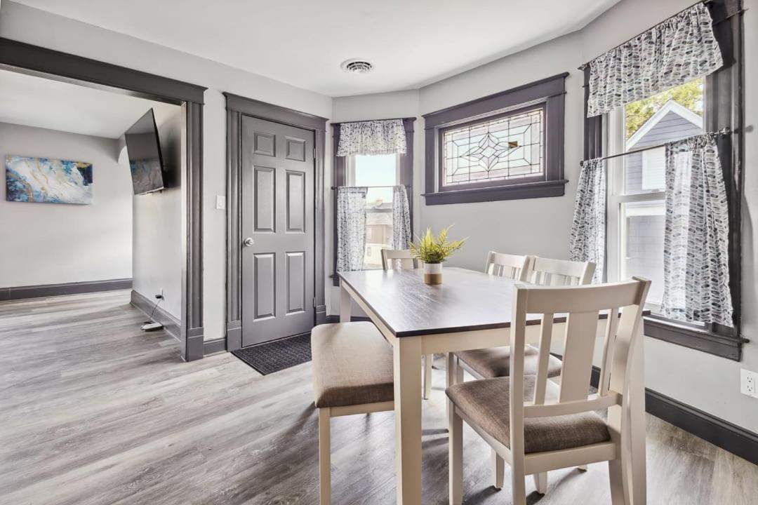Spacious 6Br 2Ba Minutes For The Falls & Casino Niagara Falls Exterior photo